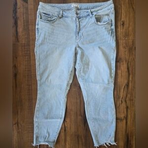 Maurices m jeans Light Wash Skinny Cropped Raw Hem Jeans 18W